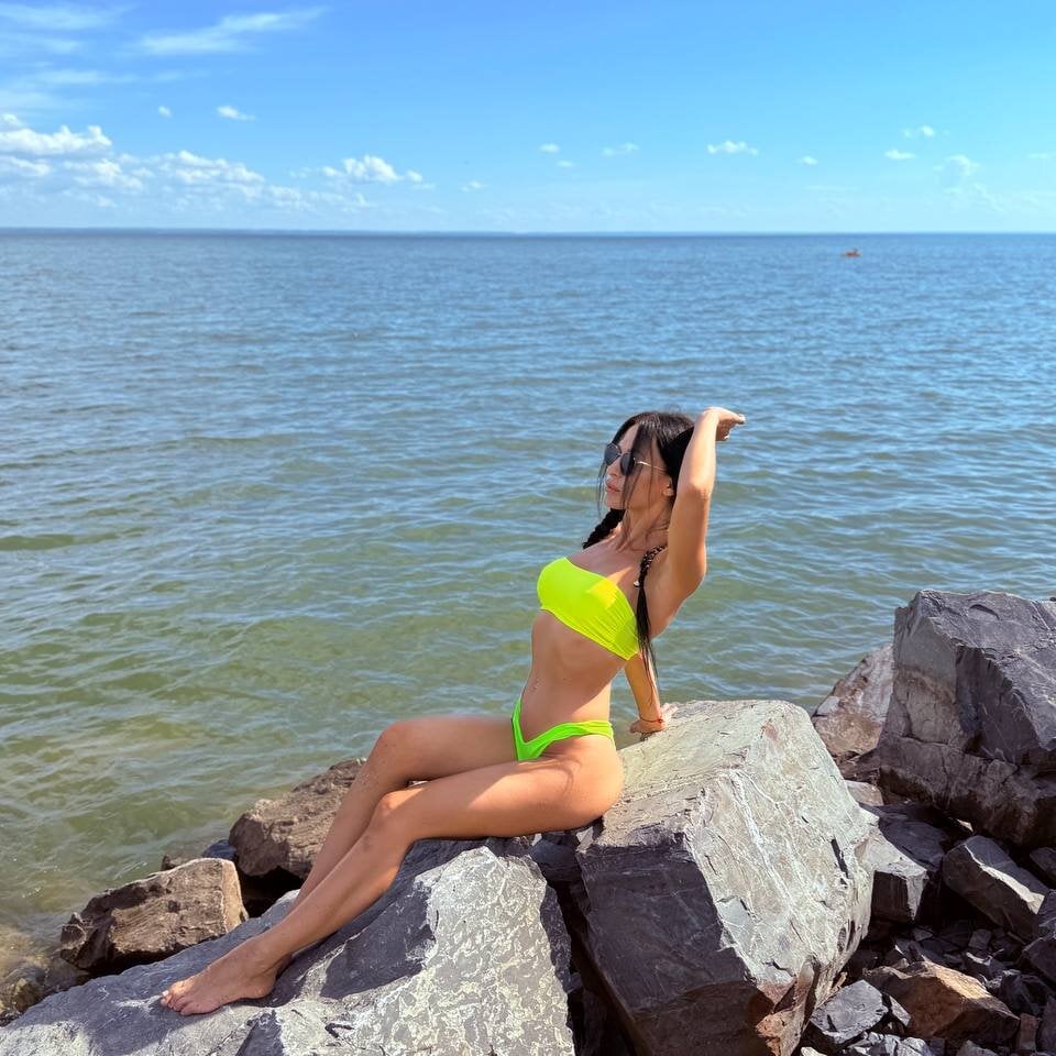 myliveeroticcams.com mysterious_lera livesex profile in swiss-damn-its-expensive-for-me cams