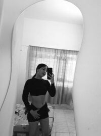 emily_sexy27's webcam live show