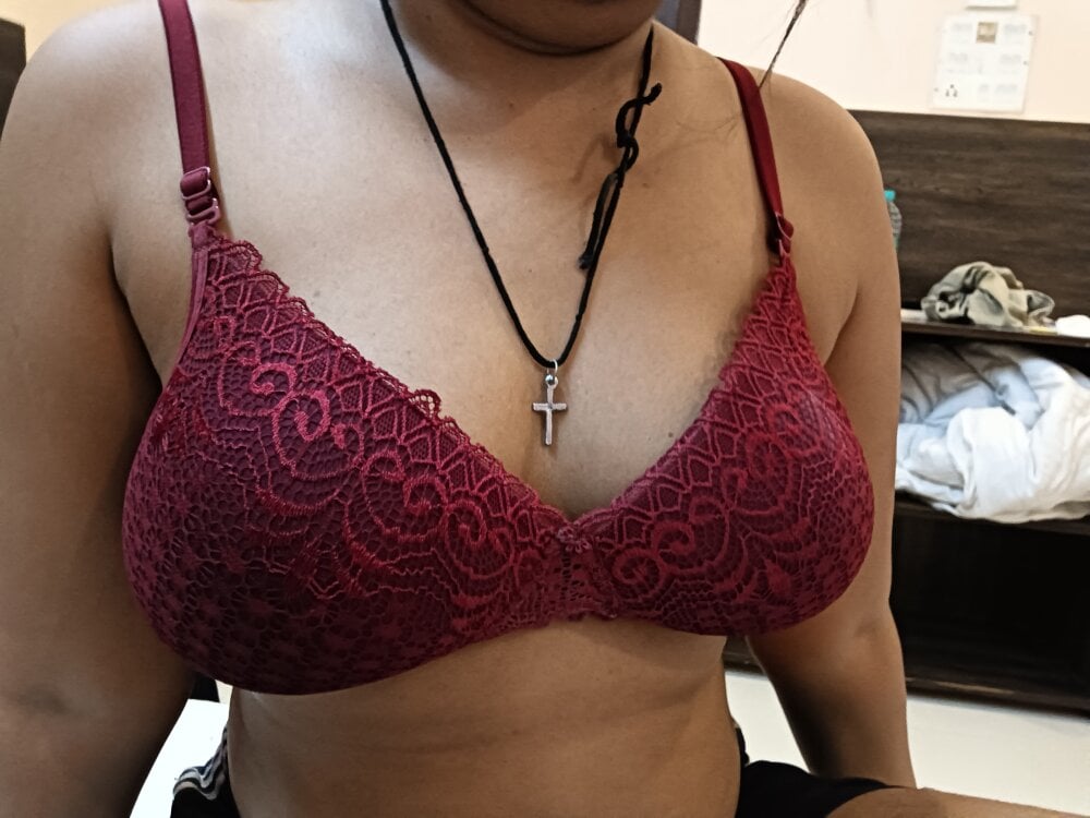 cutebengaligirl2 from stripchat