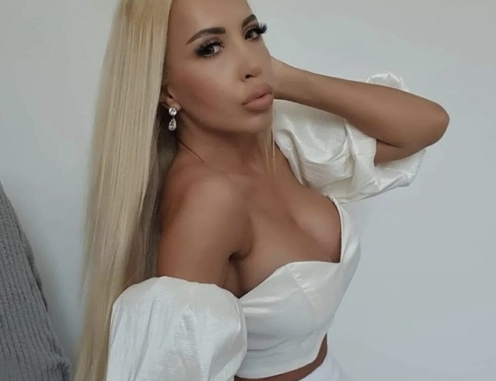 BrianaFaith 🤭 free nude chat