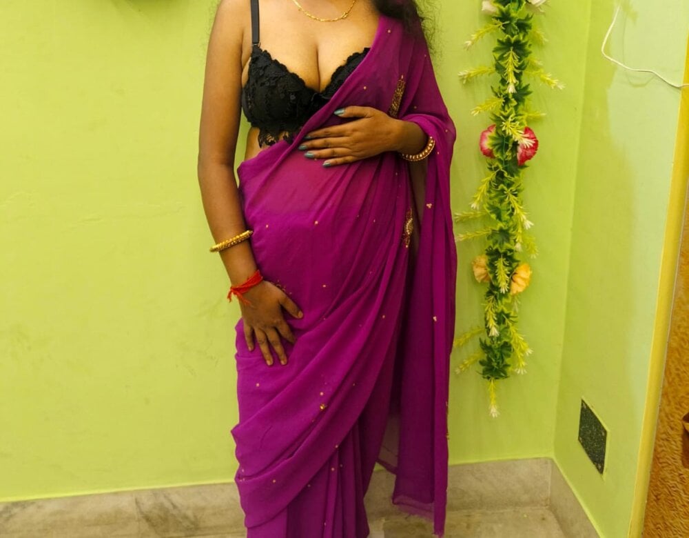 sexy-soniya-g from stripchat