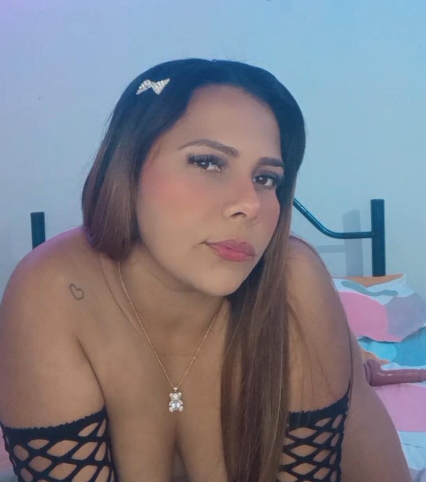 camila_rogue from stripchat