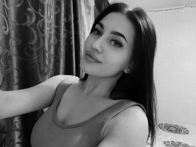 MonaBellew - Stripchat Girl 