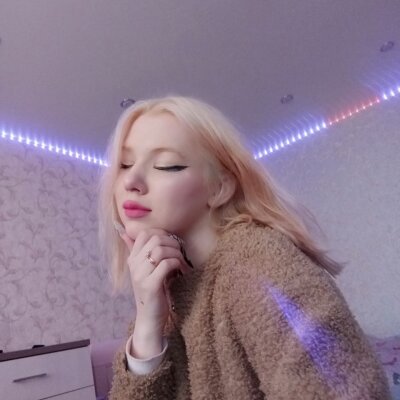lusy_blonde_ 🎿 live sex chat