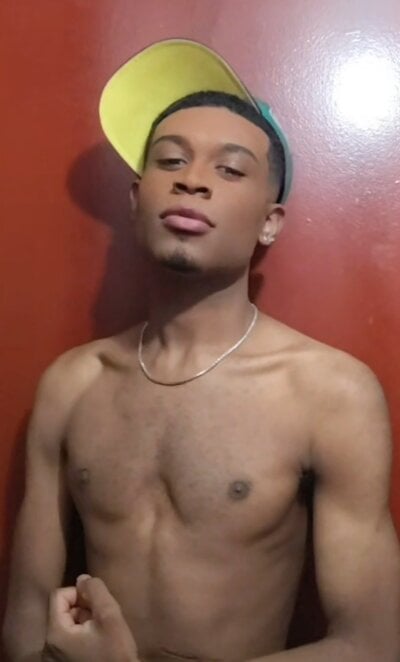 1m_yeidy Male Oilshow Webcam Chat