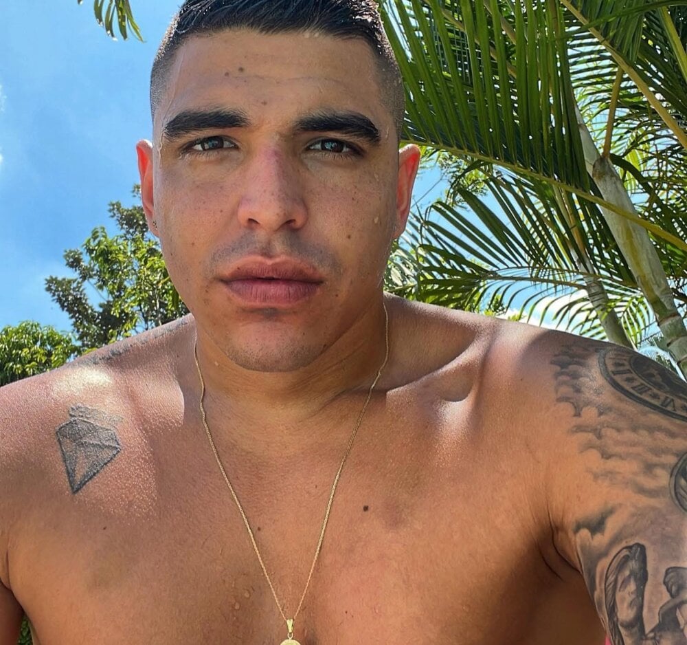 luxurybeast's Offline XXX Chat