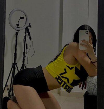 laura_p16 from stripchat