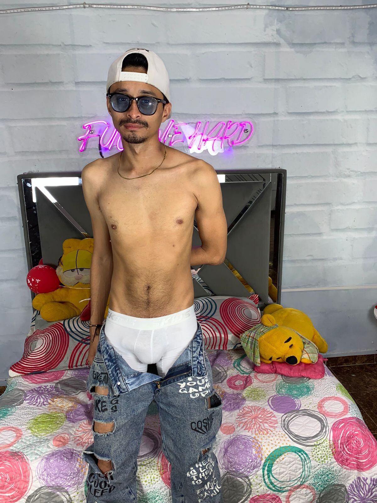 NAUGHTY_BEARHOT