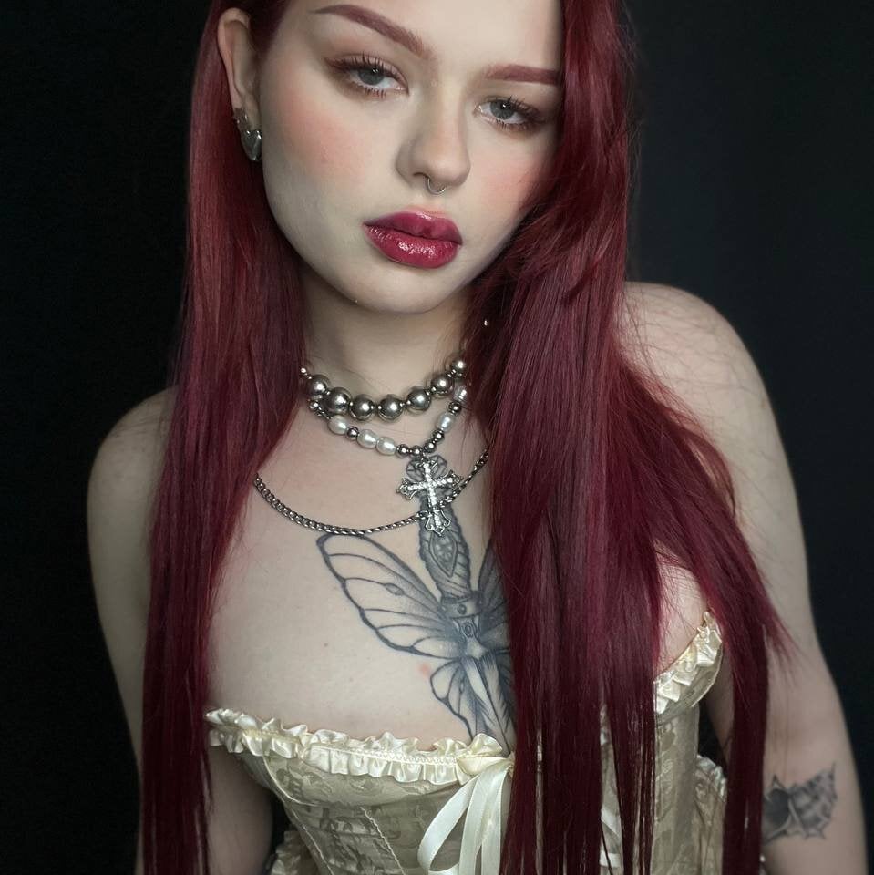 Barbara-Dunn live cam model at StripChat
