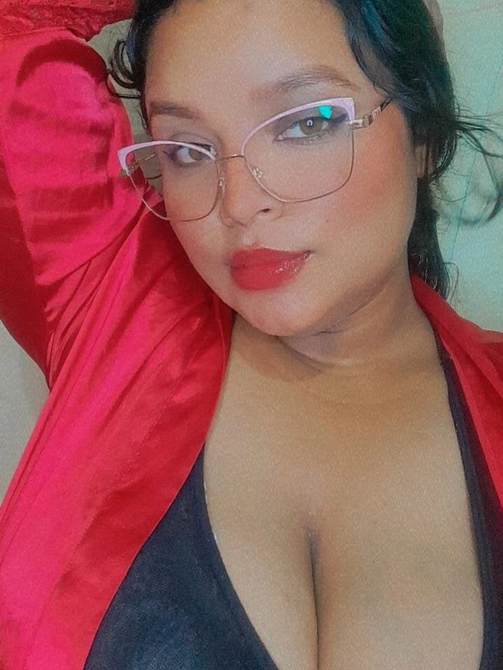 Albanis1's Live XXX Chat