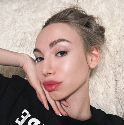 hollybiirch from stripchat