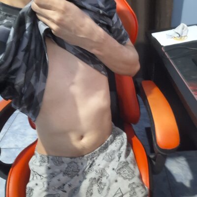henriquexx33 from stripchat