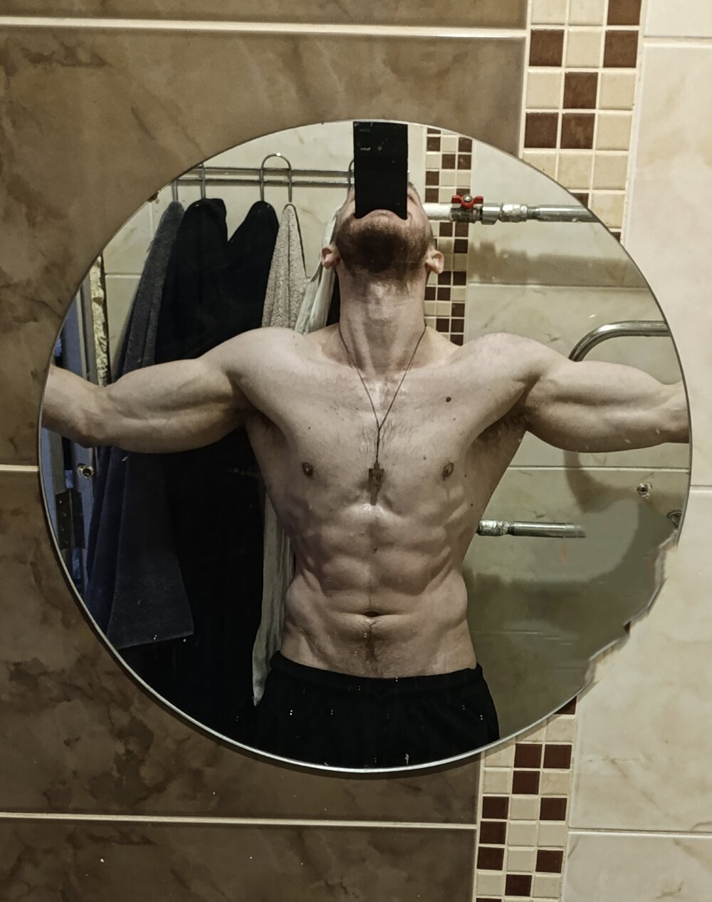 Adamggg98's Offline XXX Chat