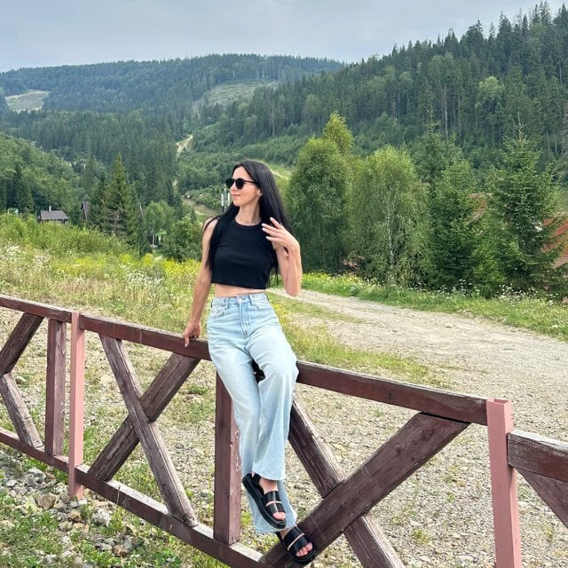 sleekcams.com oliviya_mur livesex profile in this-is cams