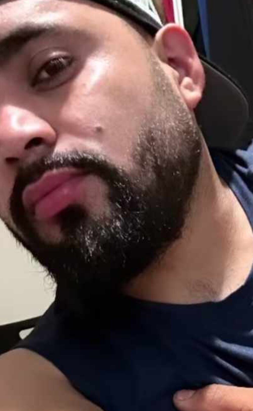 hermoso11111's Offline XXX Chat