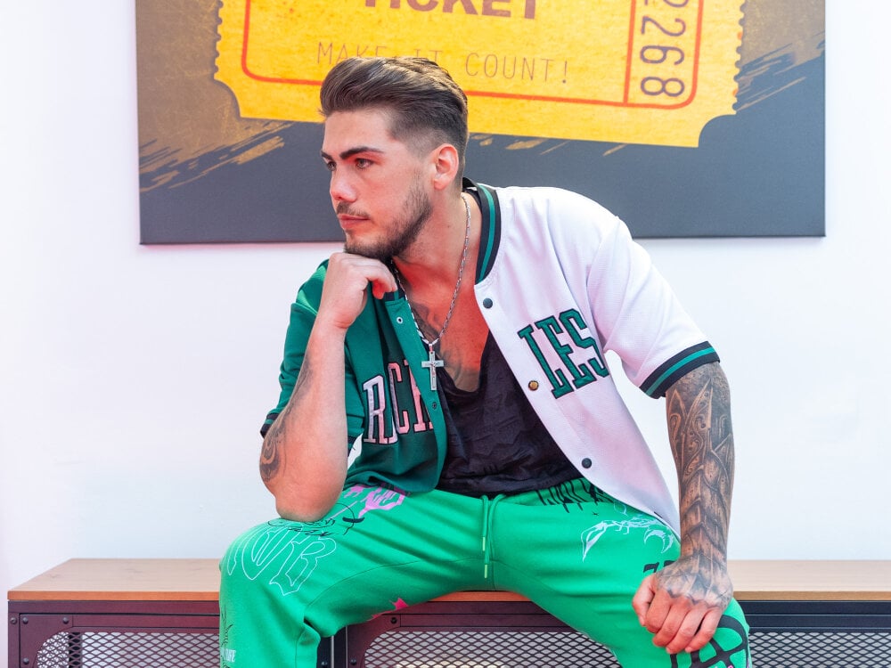AndrewWaylon profile
