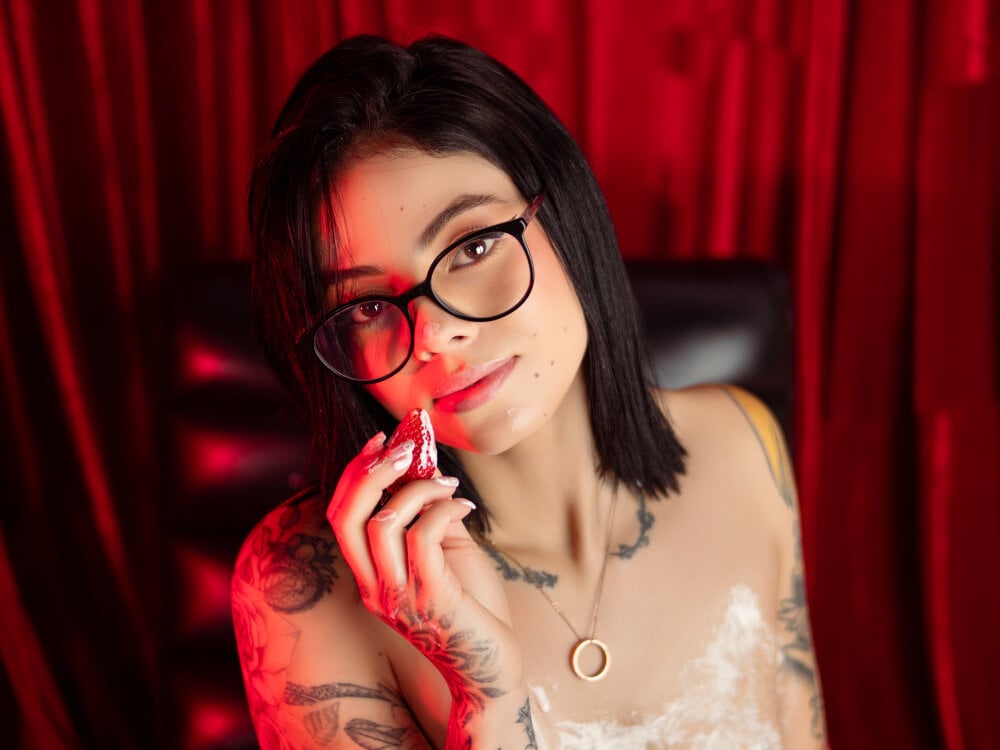 maturelivesexcams.com leslie_thompson livesex profile in heaven-or-hungary cams