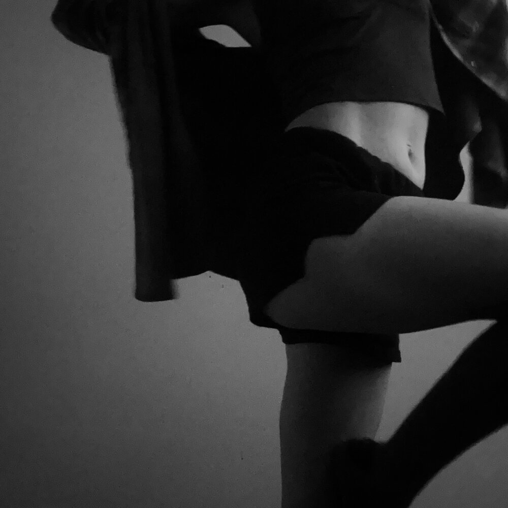 April_Showers420 live cam model at StripChat