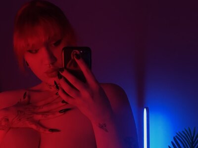 MeganLeee 🚬 live nude chat