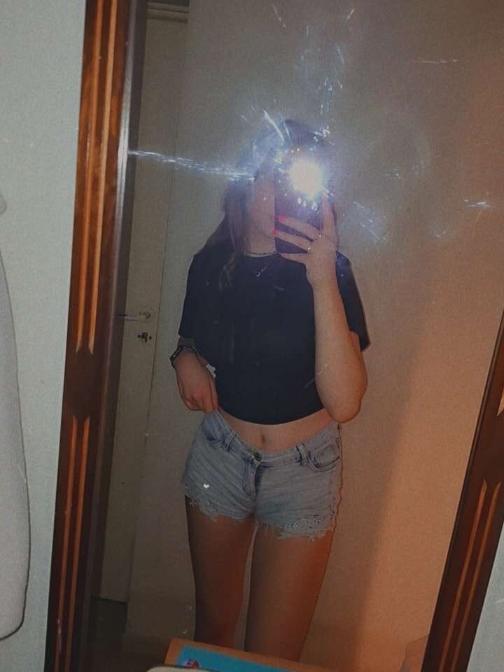 elivecams.com AdaptedAmbience livesex profile in in-my-little-and-naughty-universe cams