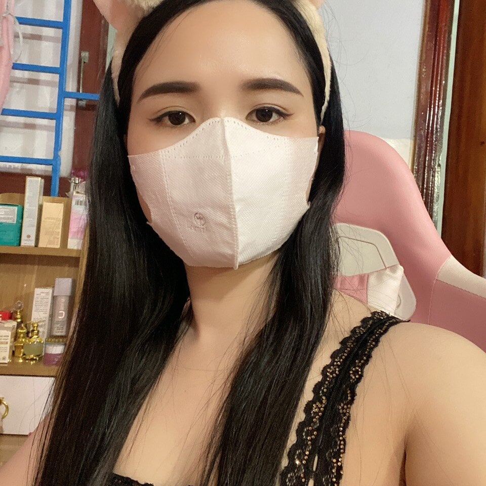 lysatok-profile-stripchat-webcam-model-camwox