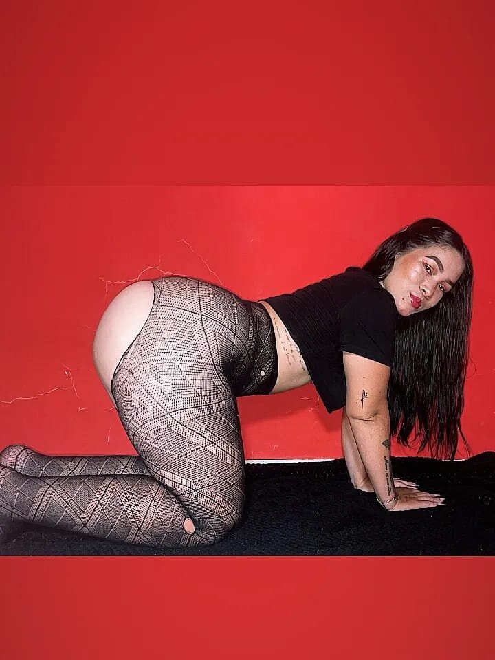 Live sex webcam photo for zaleya_mateus #289952676