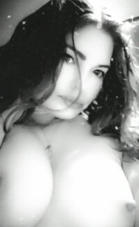Jewels999's Offline XXX Chat