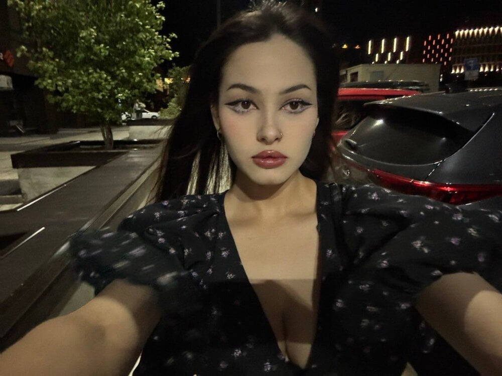 shaynaharns from stripchat