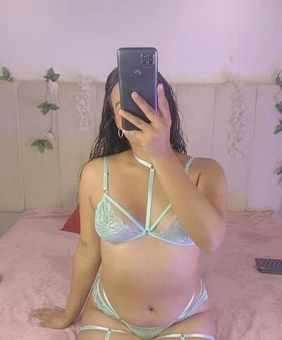 Ariana_rousem