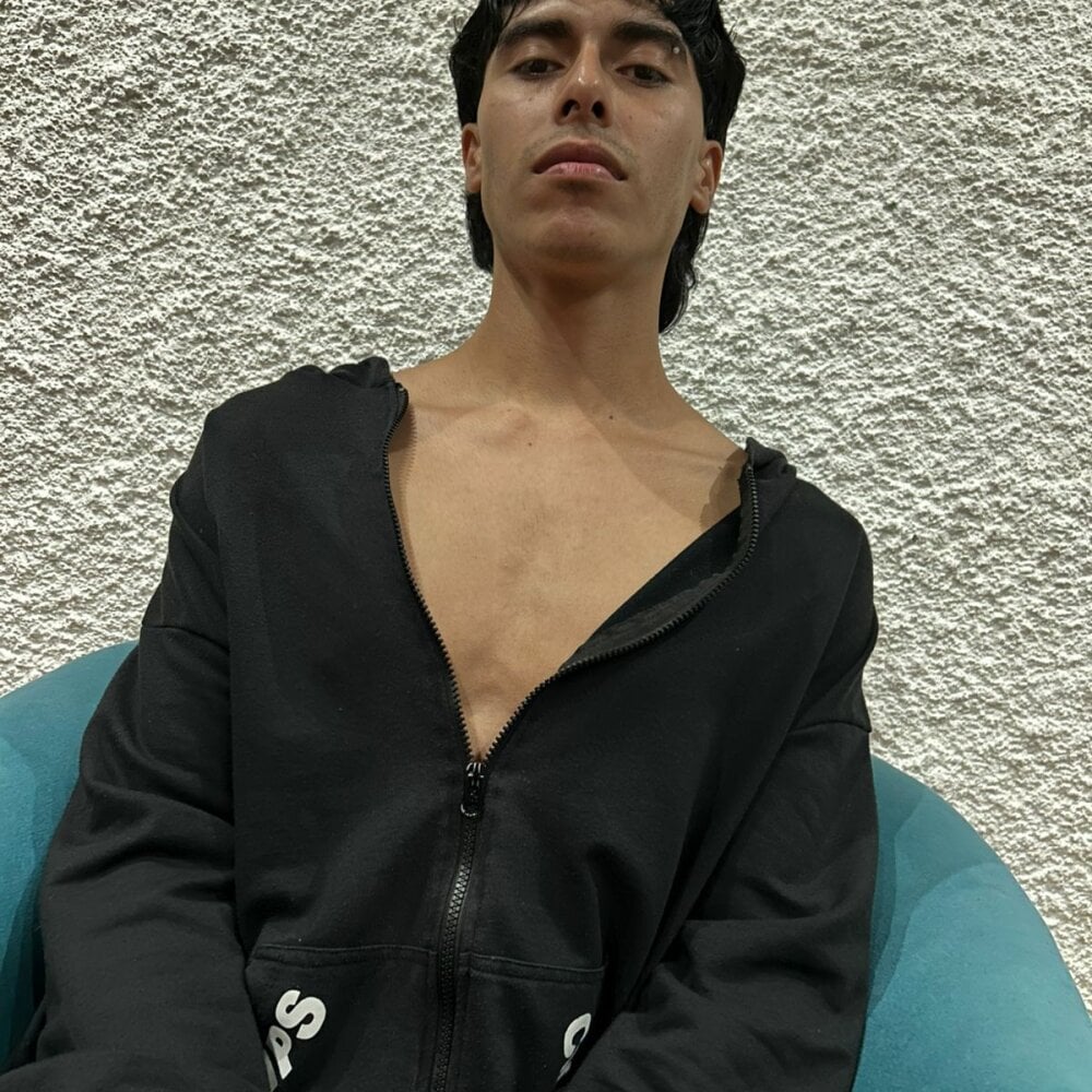 angelo_santoro from stripchat