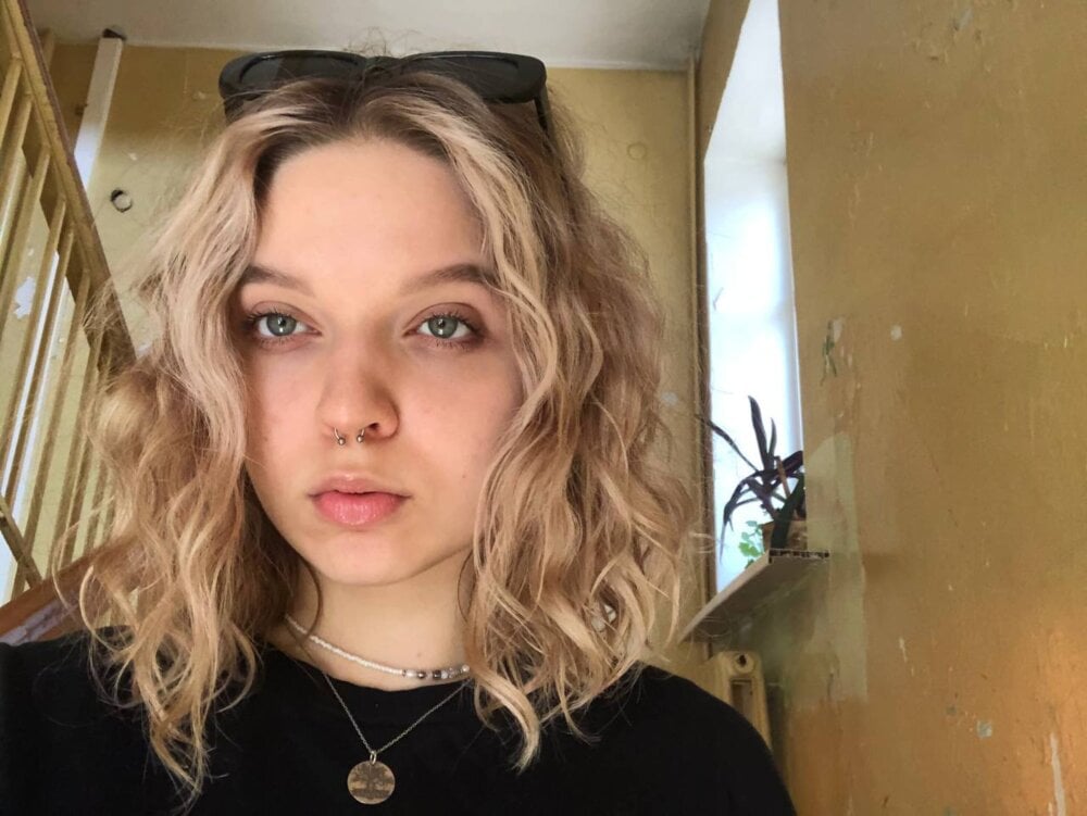 CwenHeaston's Offline XXX Chat
