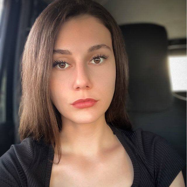 milanacrowen from stripchat