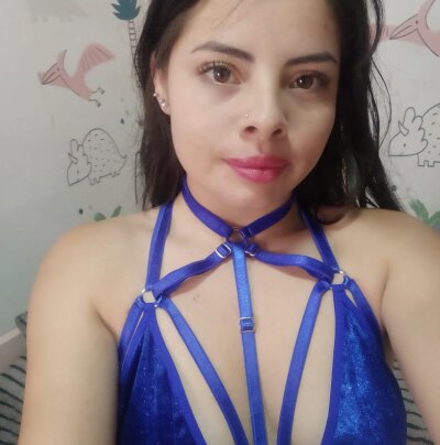 Chinatsu_t Female Petiteyoung Webcam Strip