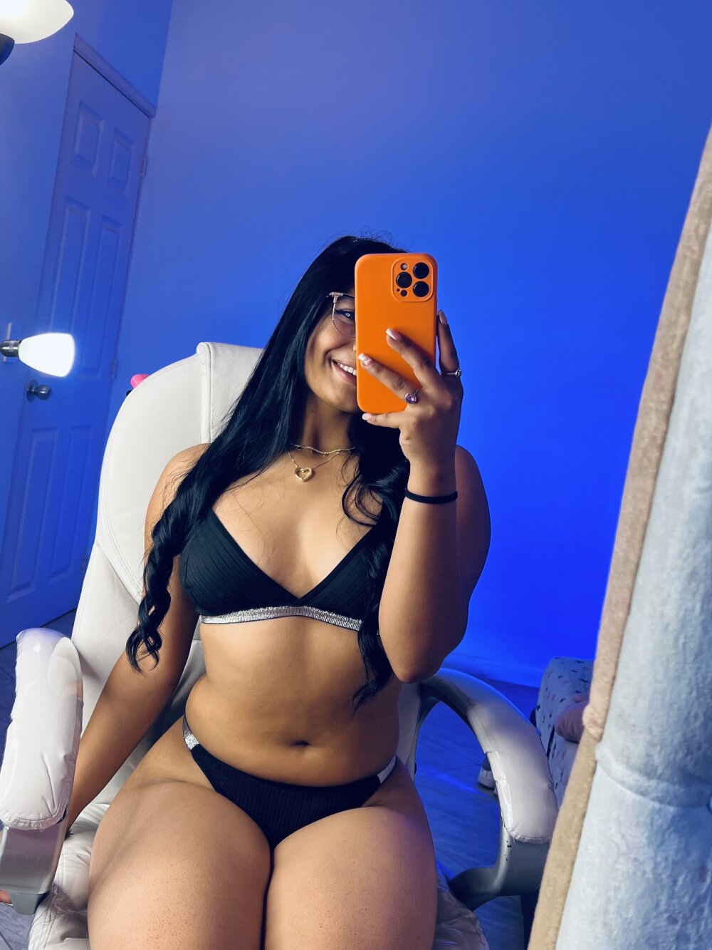 Tiana_bell's Offline XXX Chat