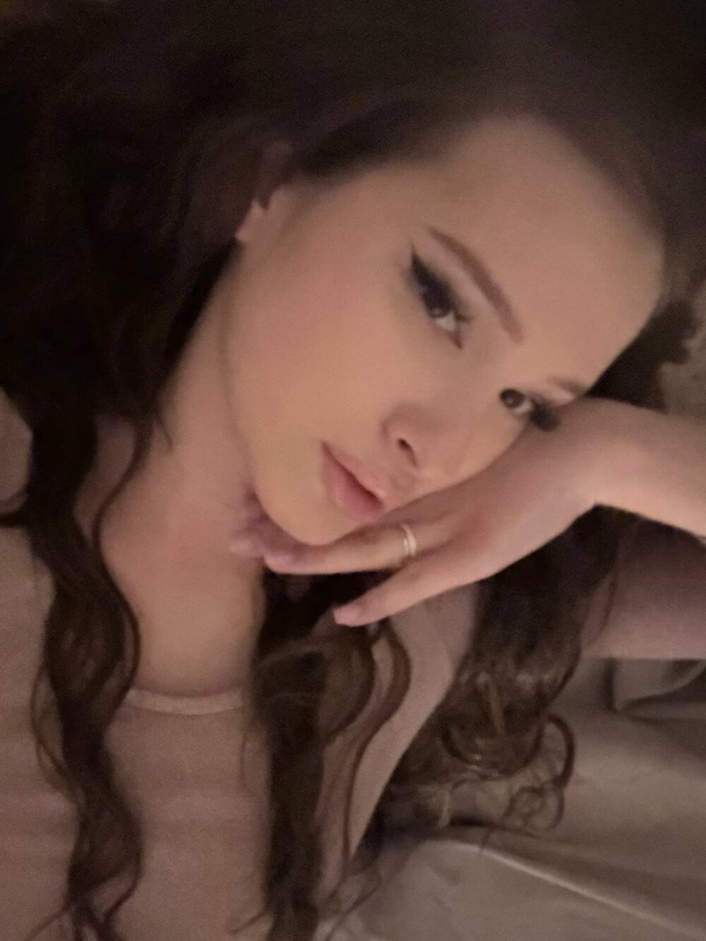 myliveeroticcams.com kaseycilek livesex profile in french cams