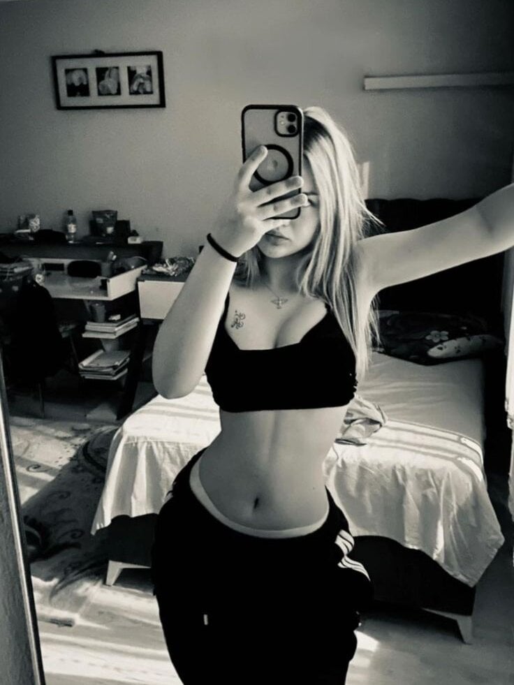 Tuangelitaxs' Offline XXX Chat