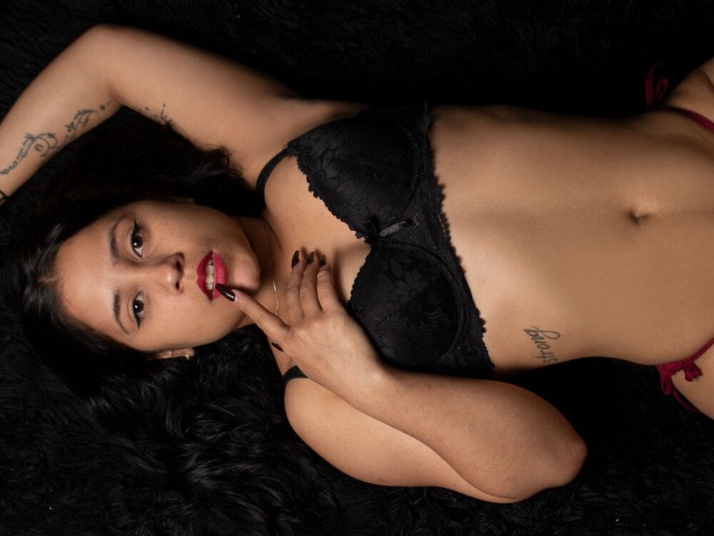 onaircams.com shariff_ livesex profile in latino cams