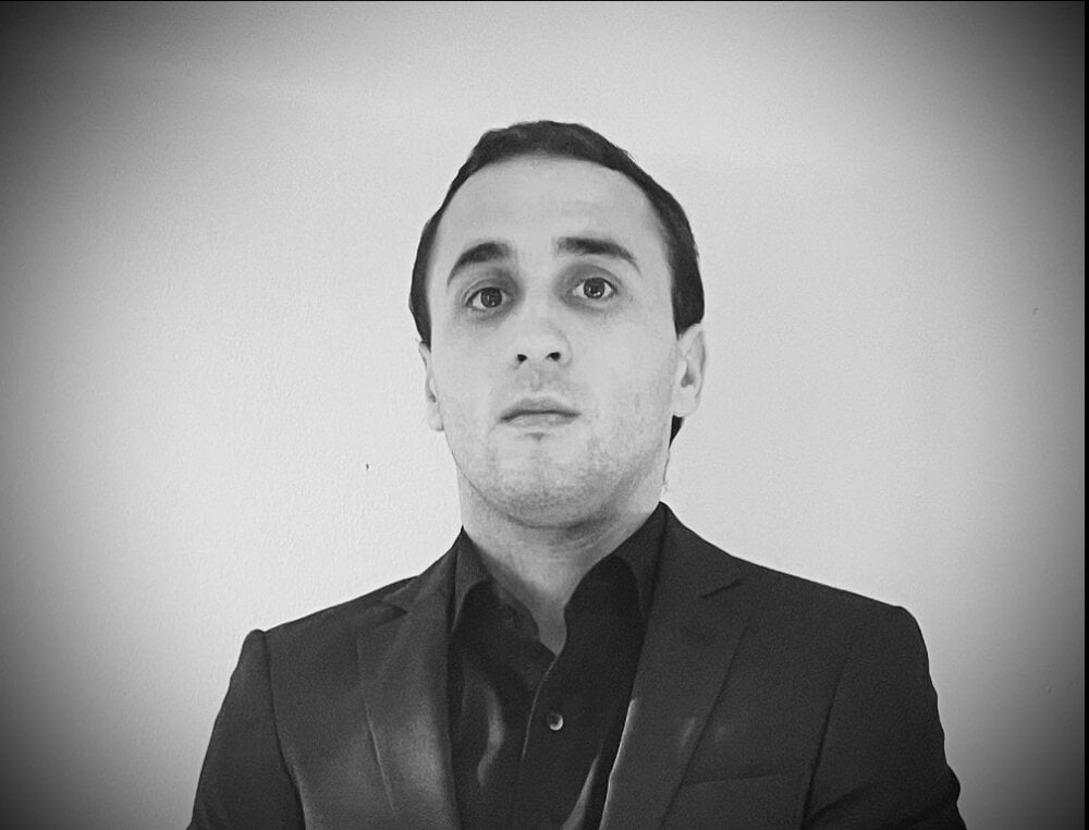 Andrew1401's Offline XXX Chat