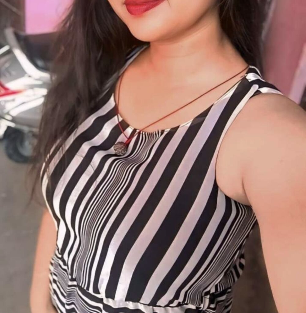 hotty-mona754 from stripchat