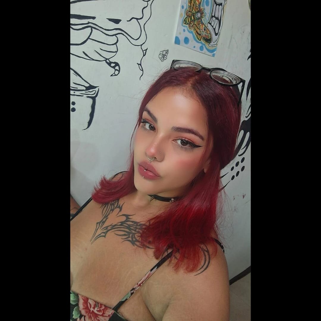 Gril_on_Fire_666