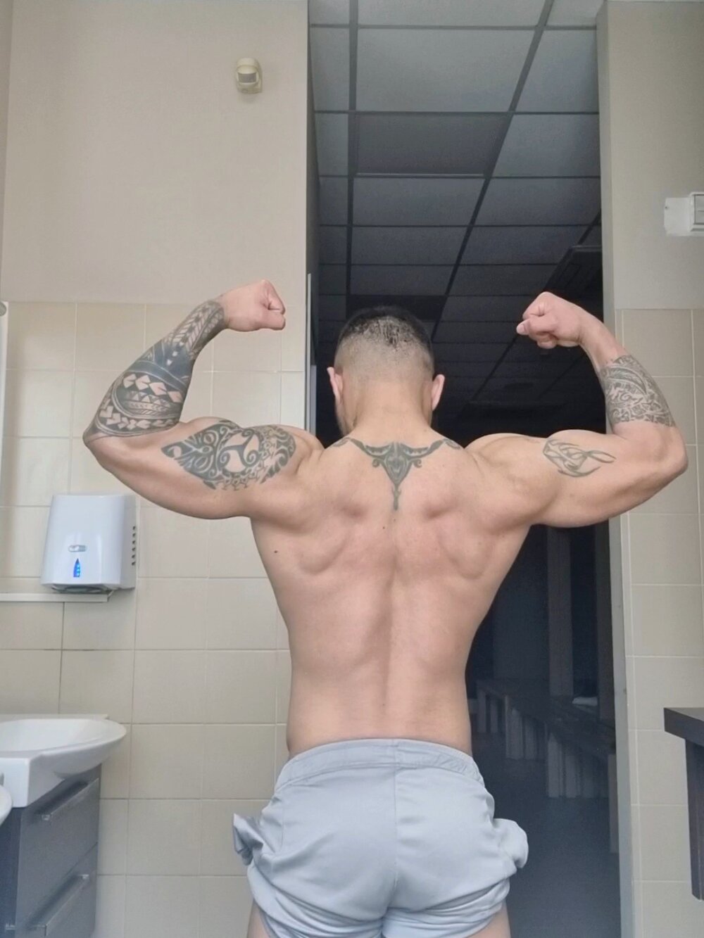 macholatino8611 from stripchat