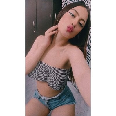 ladyteenoficial - colombian petite