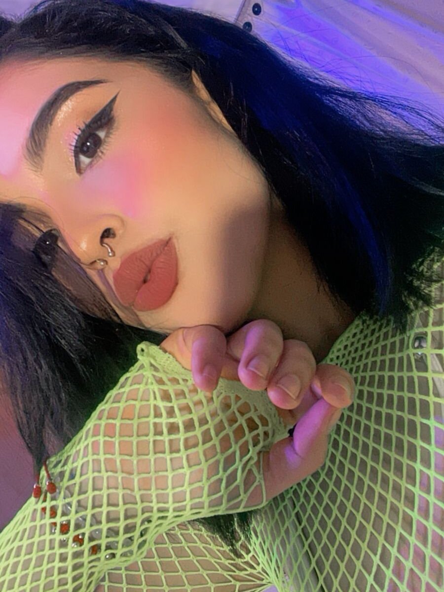 amely_grey_'s chat room