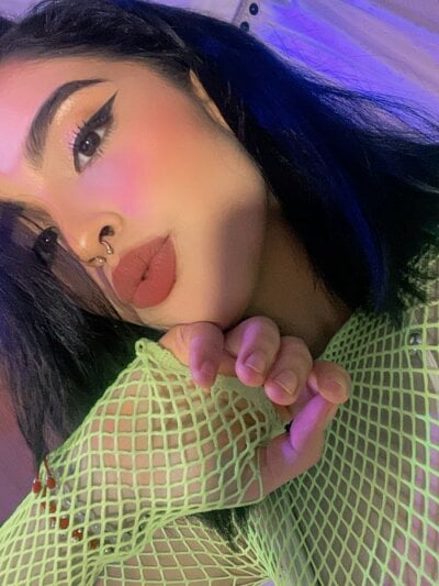 Amely_grey_