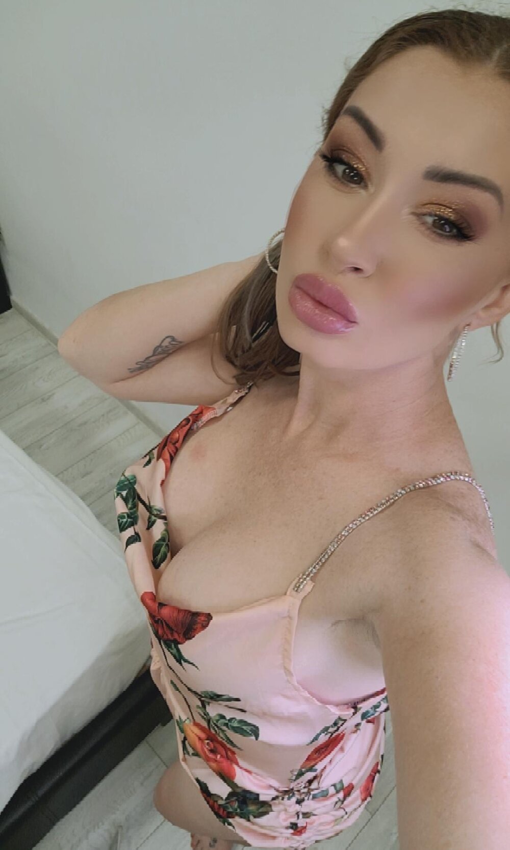 Aubreyhotx's Offline XXX Chat