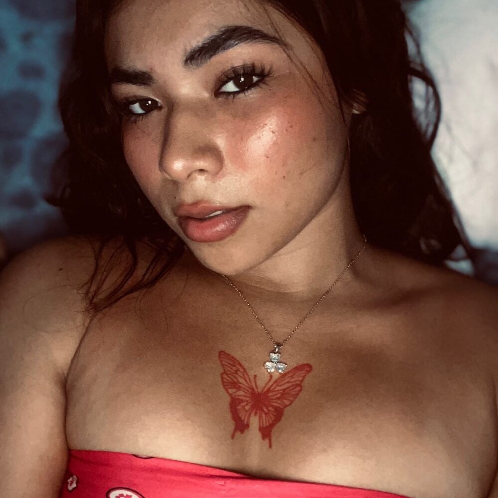 charlotte_rea from stripchat