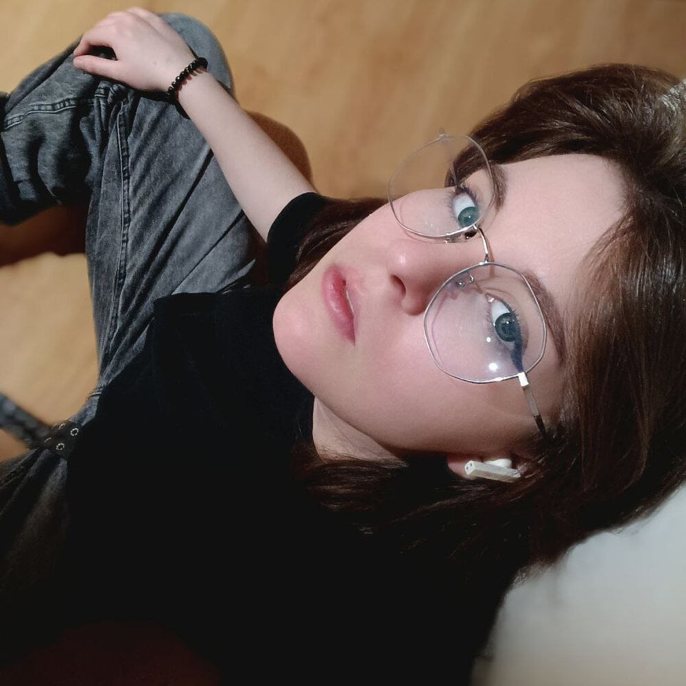 free6cams.com milana_cold livesex profile in i-prefer-to-keep-it-a-secret cams