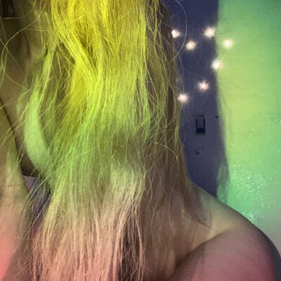 Skukati 🌼 free live cam