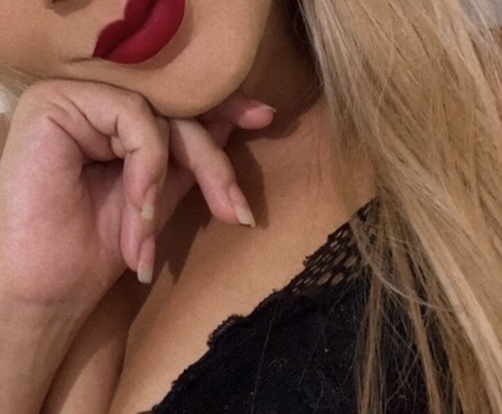 sexlivecamsites.com camillle00 livesex profile in all-around-the-world cams