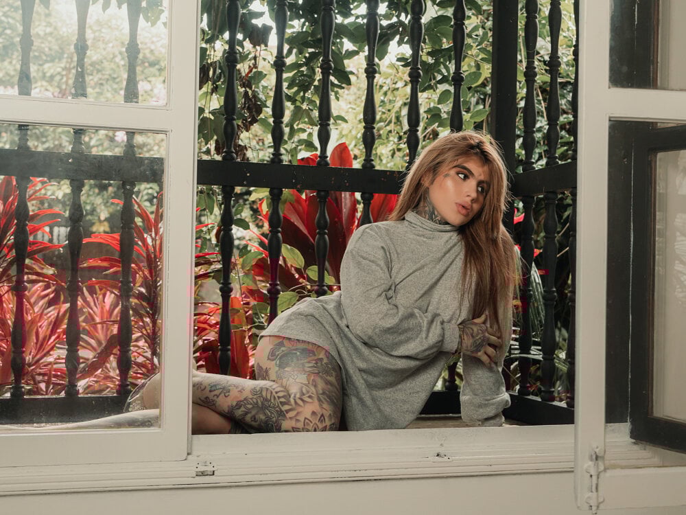 webcam-sexe.net carlabrunni livesex profile in athletic cams